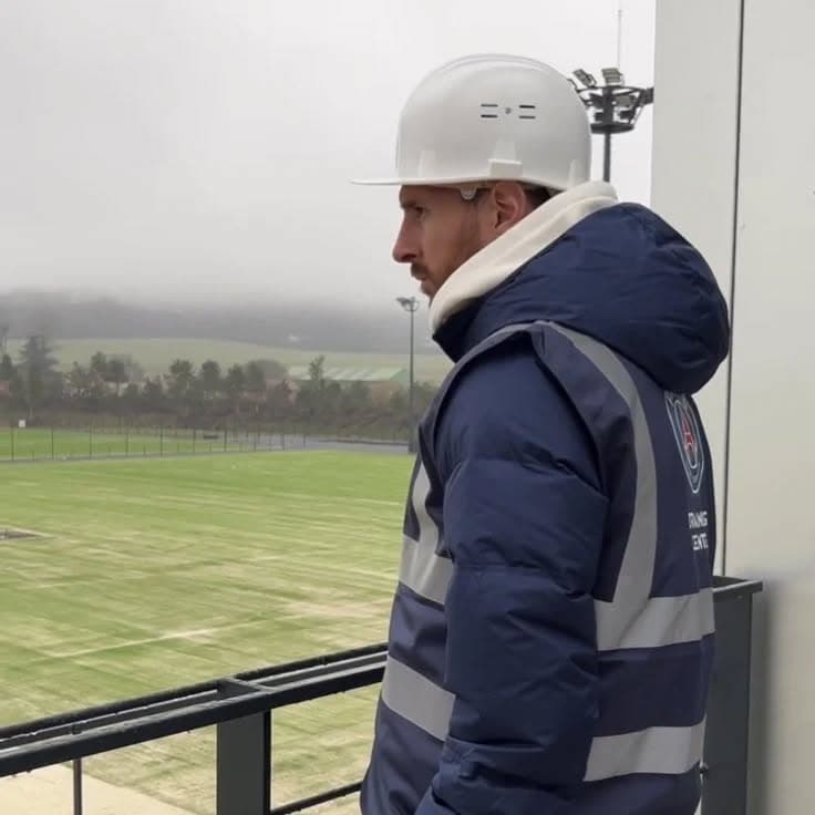 Lionel Messi working at a construction site