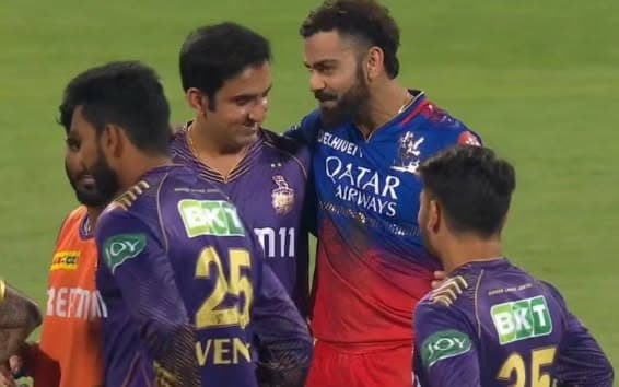 Virat Kohli and Gautam Gambhir Hug